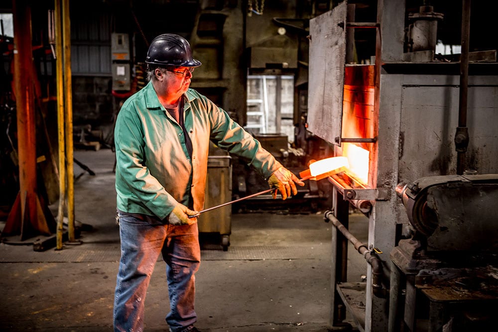 Unloading Forging Furnace